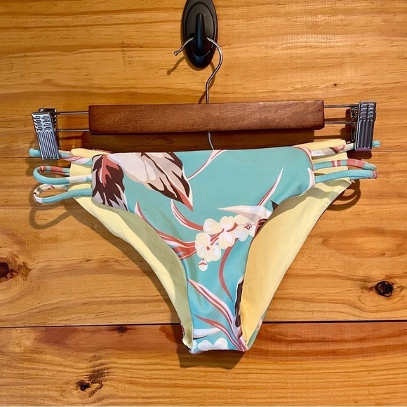 L*SPACE Kennedy Bikini Bottom in Green Yellow Tropical Floral Small NWOT - Picture 1 of 7